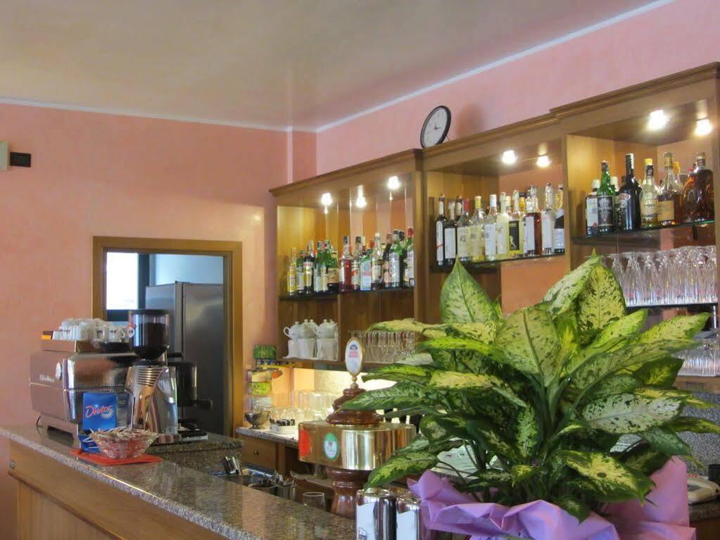 Hotel Ristorante Al Bassanello Bassano del Grappa Exterior foto